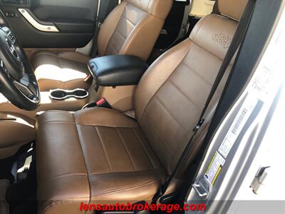 2011 Jeep Wrangler Sahara  **HARD TOP SAHARA & Only 64k Miles! - Photo 11 - Tucson, AZ 85705