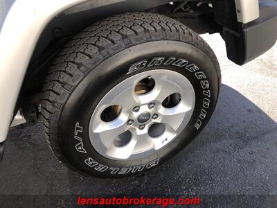 2011 Jeep Wrangler Sahara  **HARD TOP SAHARA & Only 64k Miles! - Photo 23 - Tucson, AZ 85705