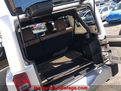 2011 Jeep Wrangler Sahara  **HARD TOP SAHARA & Only 64k Miles! - Photo 17 - Tucson, AZ 85705