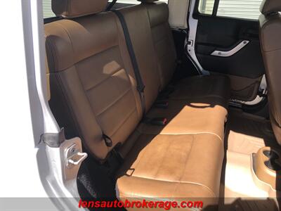 2011 Jeep Wrangler Sahara  **HARD TOP SAHARA & Only 64k Miles! - Photo 19 - Tucson, AZ 85705