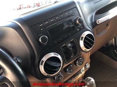 2011 Jeep Wrangler Sahara  **HARD TOP SAHARA & Only 64k Miles! - Photo 13 - Tucson, AZ 85705