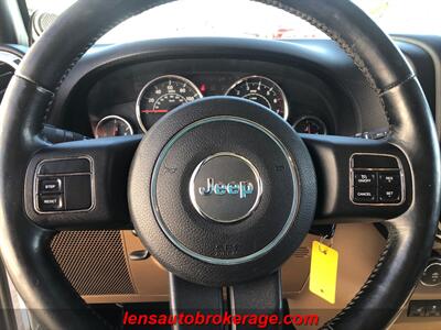 2011 Jeep Wrangler Sahara  **HARD TOP SAHARA & Only 64k Miles! - Photo 12 - Tucson, AZ 85705