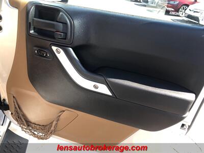 2011 Jeep Wrangler Sahara  **HARD TOP SAHARA & Only 64k Miles! - Photo 20 - Tucson, AZ 85705