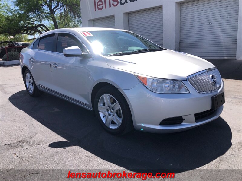 2011 Buick LaCrosse CX  **CARFAX 1 OWNER**