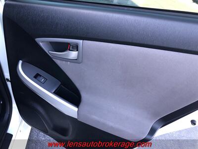2014 Toyota Prius Two  **CARFAX 1 OWNER FUEL SAVER** - Photo 19 - Tucson, AZ 85705