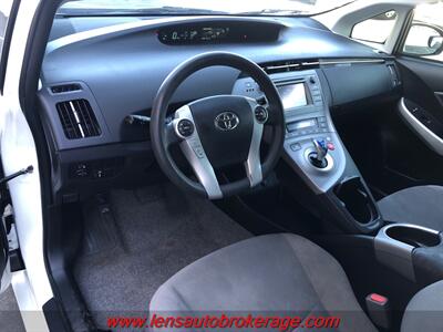 2014 Toyota Prius Two  **CARFAX 1 OWNER FUEL SAVER** - Photo 10 - Tucson, AZ 85705