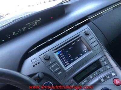 2014 Toyota Prius Two  **CARFAX 1 OWNER FUEL SAVER** - Photo 14 - Tucson, AZ 85705