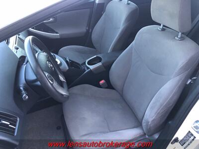 2014 Toyota Prius Two  **CARFAX 1 OWNER FUEL SAVER** - Photo 12 - Tucson, AZ 85705