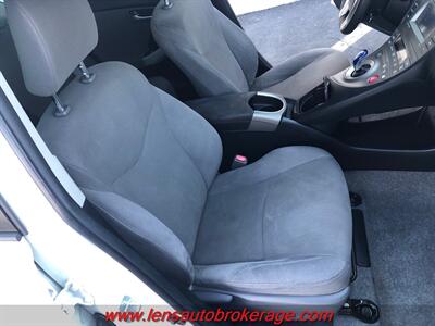 2014 Toyota Prius Two  **CARFAX 1 OWNER FUEL SAVER** - Photo 23 - Tucson, AZ 85705