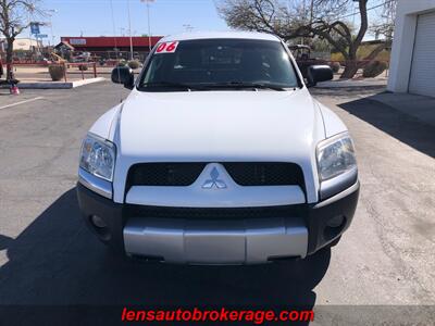 2006 Mitsubishi Raider Duro Cross V8  **CARFAX 1 OWNER **85k Miles! - Photo 3 - Tucson, AZ 85705