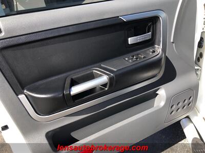 2006 Mitsubishi Raider Duro Cross V8  **CARFAX 1 OWNER **85k Miles! - Photo 9 - Tucson, AZ 85705