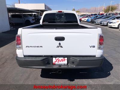 2006 Mitsubishi Raider Duro Cross V8  **CARFAX 1 OWNER **85k Miles! - Photo 7 - Tucson, AZ 85705