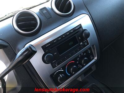 2006 Mitsubishi Raider Duro Cross V8  **CARFAX 1 OWNER **85k Miles! - Photo 13 - Tucson, AZ 85705