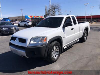 2006 Mitsubishi Raider Duro Cross V8  **CARFAX 1 OWNER **85k Miles! - Photo 4 - Tucson, AZ 85705