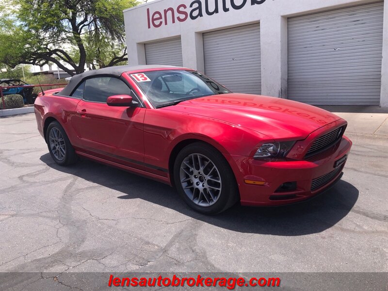 2013 Ford Mustang V6 Premium  Only 58k Miles!!