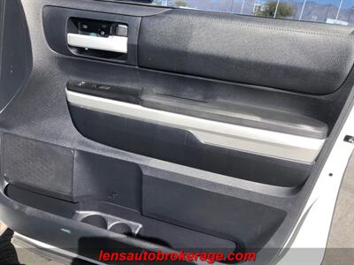2014 Toyota Tundra SR5  CrewMax 4x4! - Photo 20 - Tucson, AZ 85705